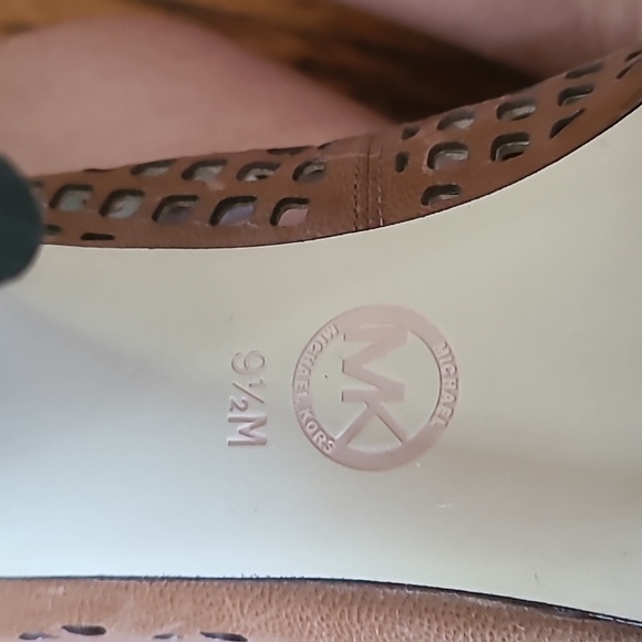 Michael kors shoes - Picture 4 of 5